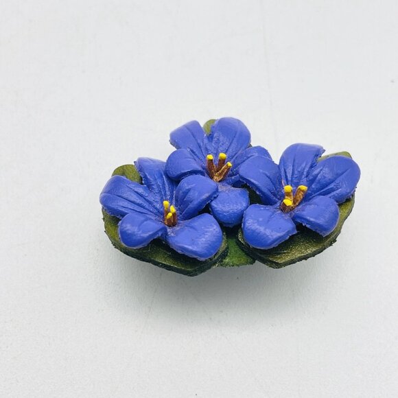Vintage Blue Flower Brooch Green Leaves Hand Painted Clay Floral Pin Cottagecore - Picture 3 of 5
